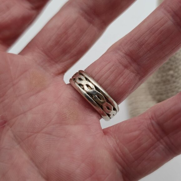Size 8.75 Sterling Silver Tarnished Woven Pattern Ring A1875 - Picture 3 of 7